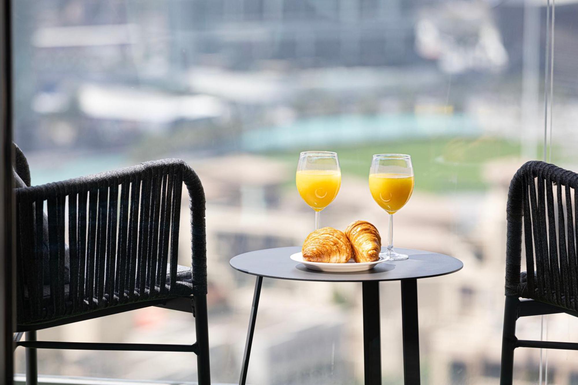 Smartstay At Burj Royale - Full Burj Khalifa View - Brand New Luxury Apartments Dubai Exteriör bild