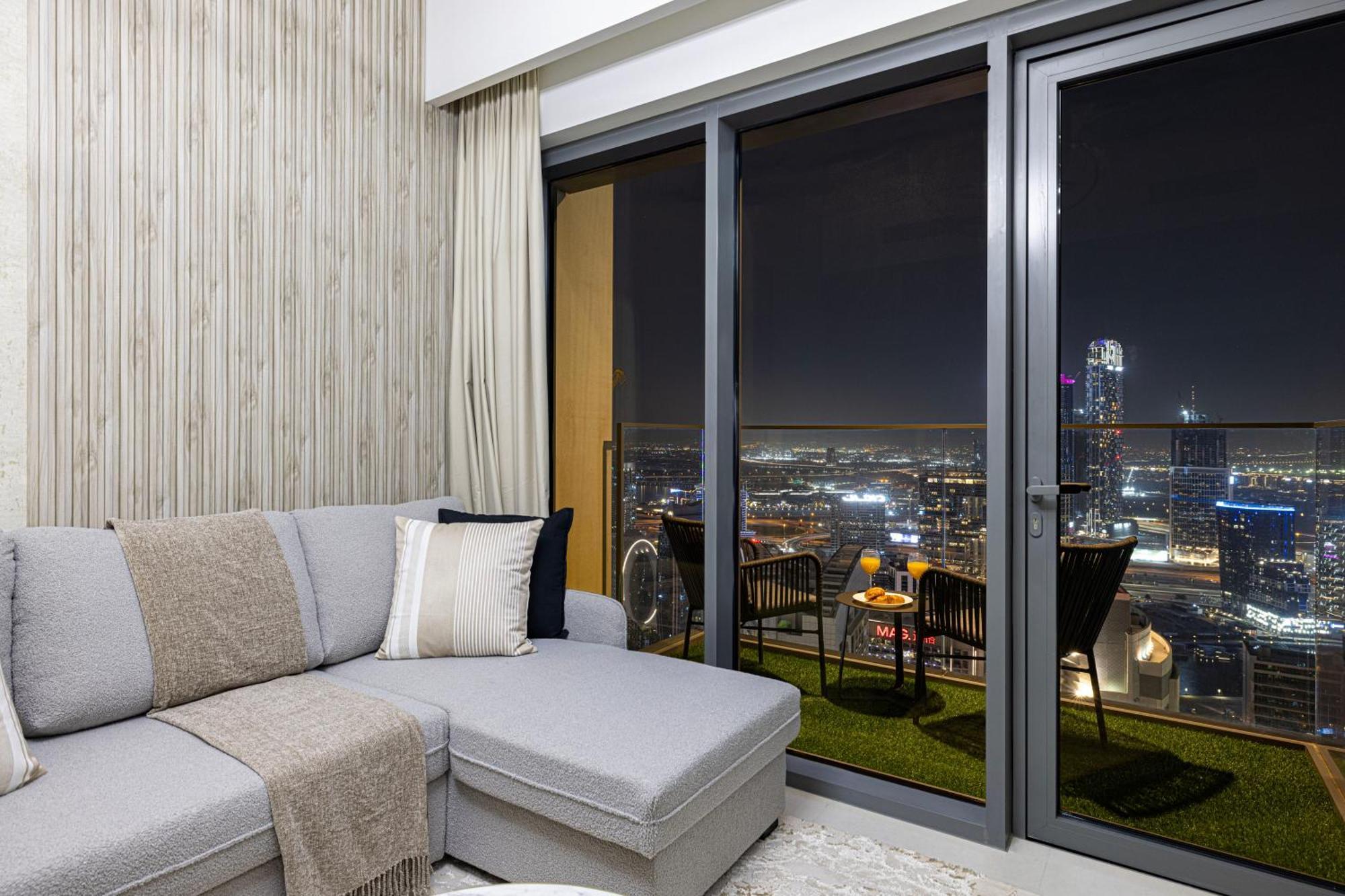 Smartstay At Burj Royale - Full Burj Khalifa View - Brand New Luxury Apartments Dubai Exteriör bild