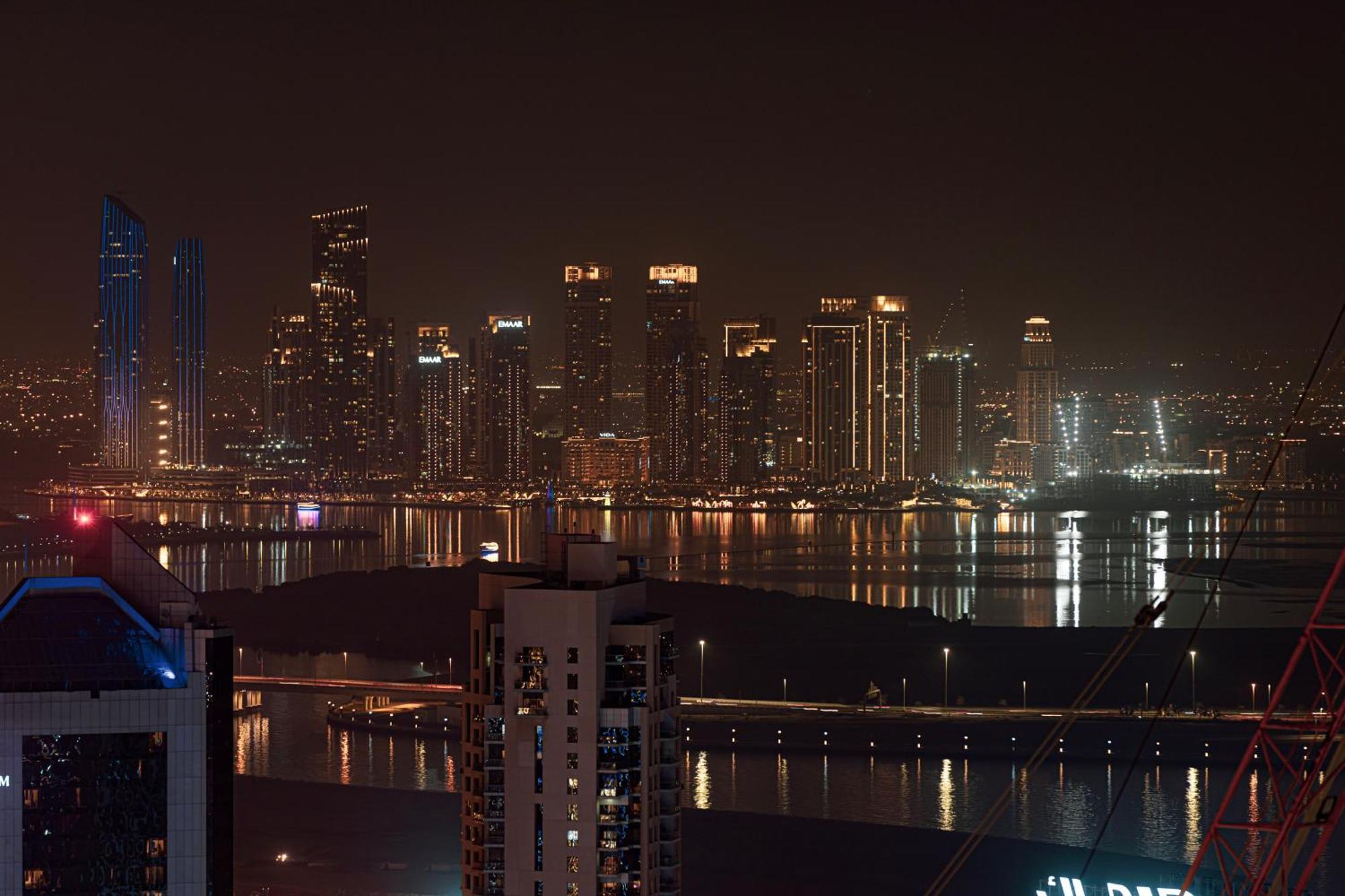 Smartstay At Burj Royale - Full Burj Khalifa View - Brand New Luxury Apartments Dubai Exteriör bild
