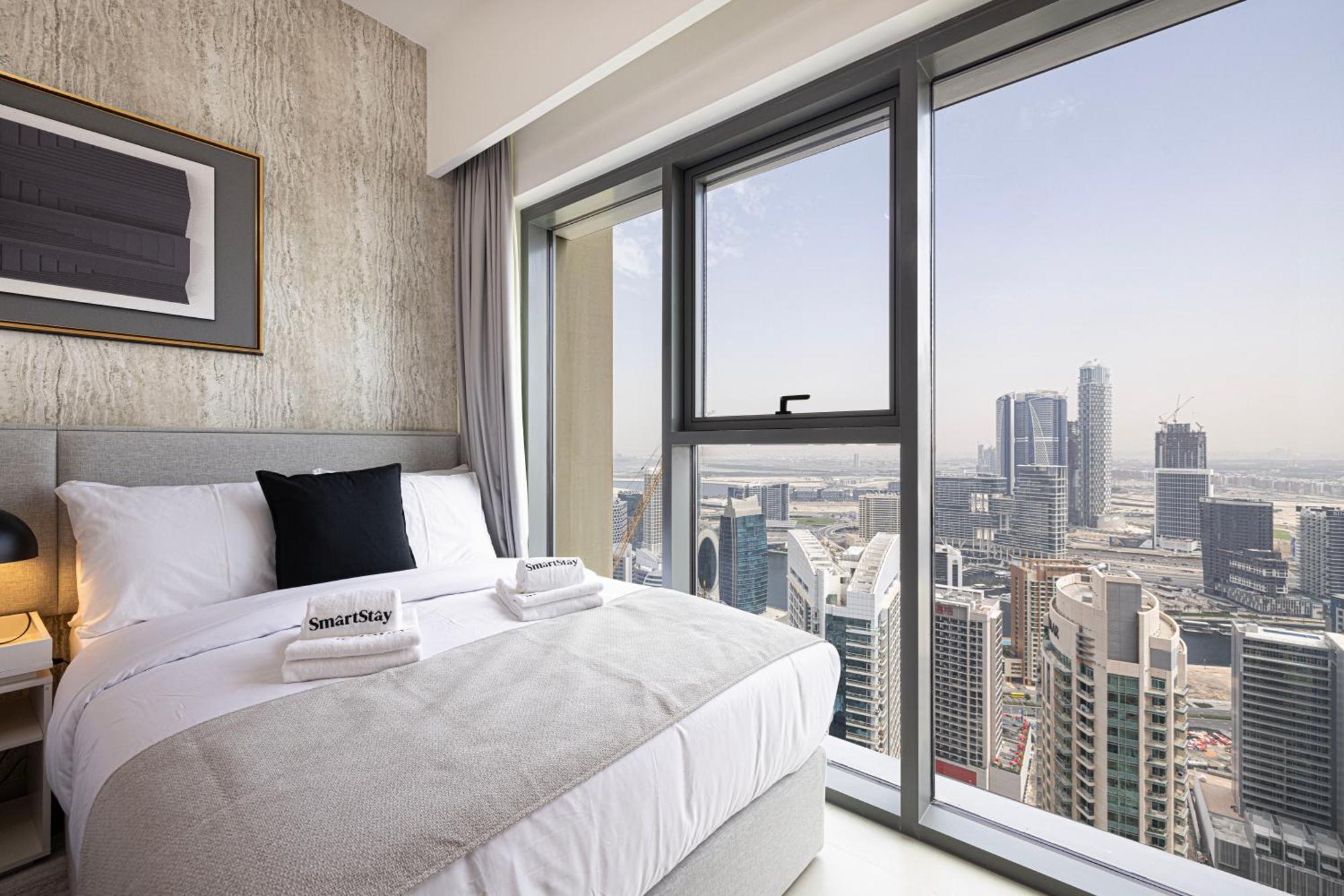 Smartstay At Burj Royale - Full Burj Khalifa View - Brand New Luxury Apartments Dubai Exteriör bild