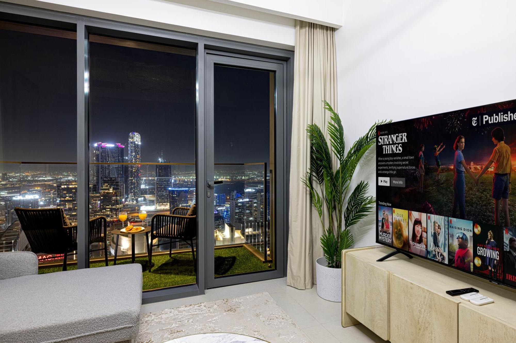 Smartstay At Burj Royale - Full Burj Khalifa View - Brand New Luxury Apartments Dubai Exteriör bild