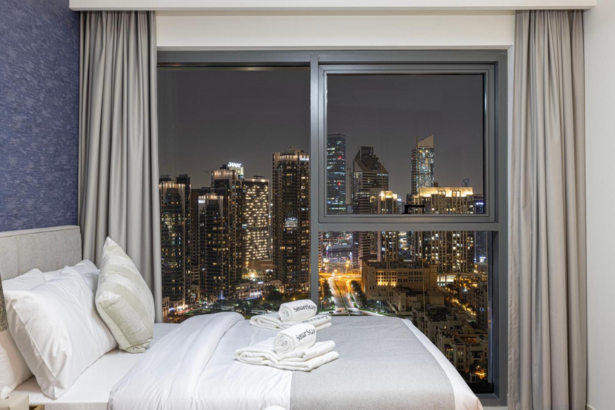 Smartstay At Burj Royale - Full Burj Khalifa View - Brand New Luxury Apartments Dubai Exteriör bild