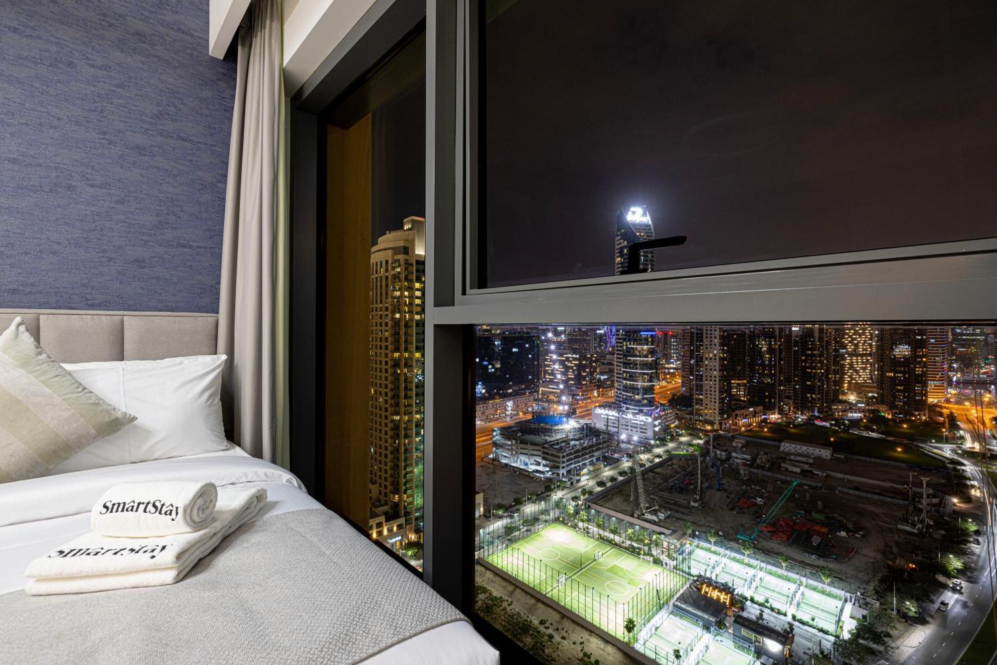 Smartstay At Burj Royale - Full Burj Khalifa View - Brand New Luxury Apartments Dubai Exteriör bild