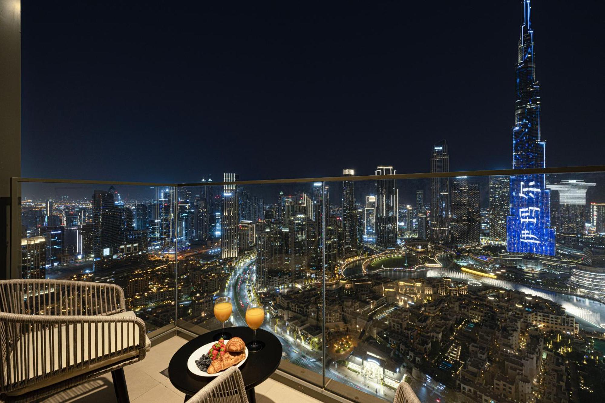 Smartstay At Burj Royale - Full Burj Khalifa View - Brand New Luxury Apartments Dubai Exteriör bild